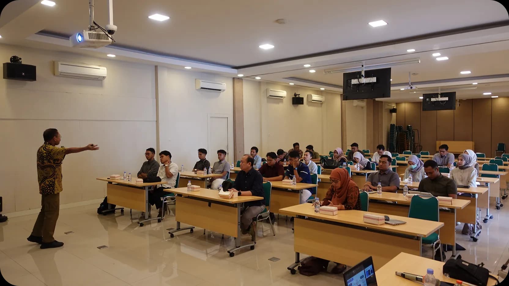 Dokumentasi Kegiatan
Leadership & Law Institute 6